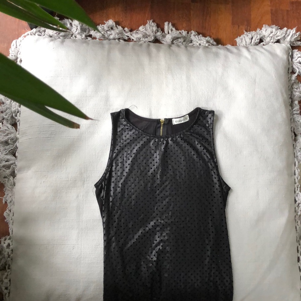 💛 Faux leather dress